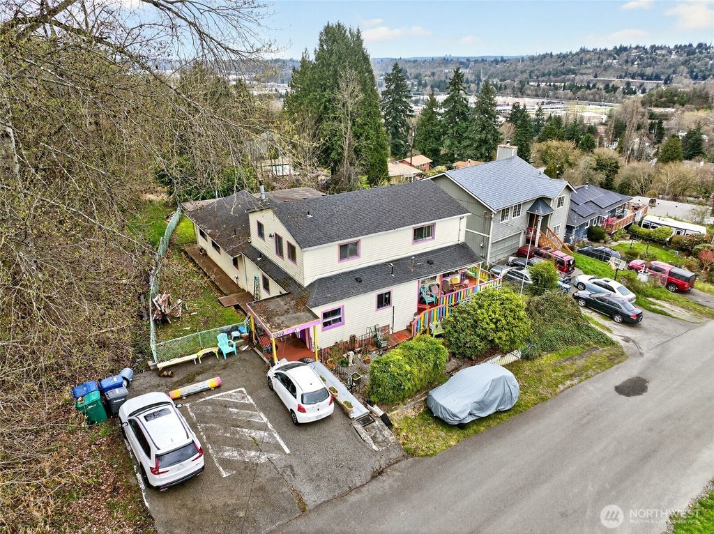 Photo of 3202 S 130th Street, Tukwila, WA 98168 (MLS # 2502191)