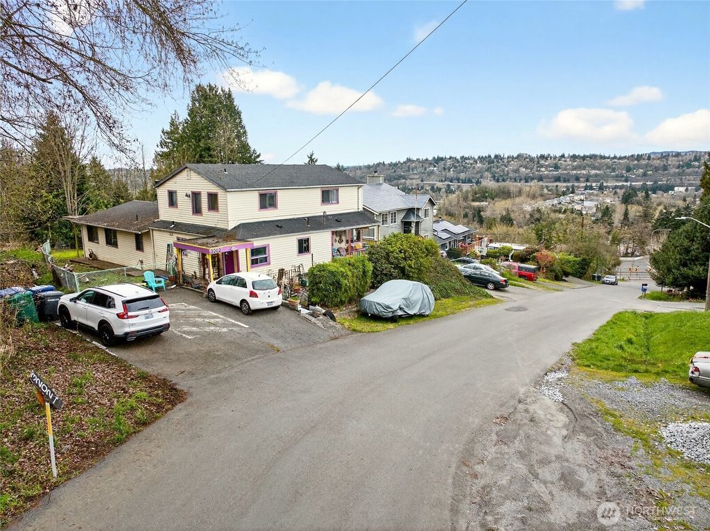 Photo of 3202 S 130th Street, Tukwila, WA 98168 (MLS # 2502191)