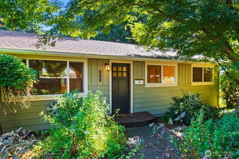 Photo of 418 Frederick Street NE, Olympia, WA 98506 (MLS # 2578315)