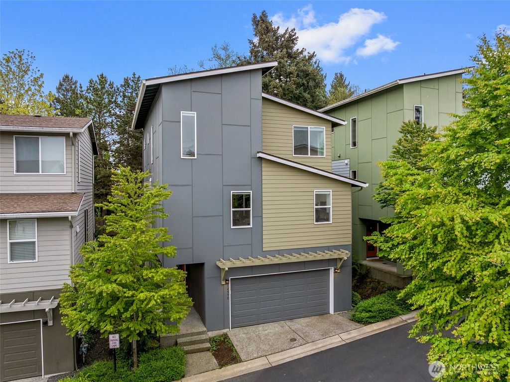 Photo of 14590 36th Avenue NE, Lake Forest Park, WA 98155 (MLS # 2536619)