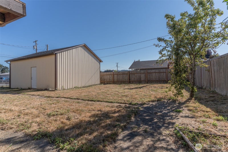 1079 S Market Boulevard