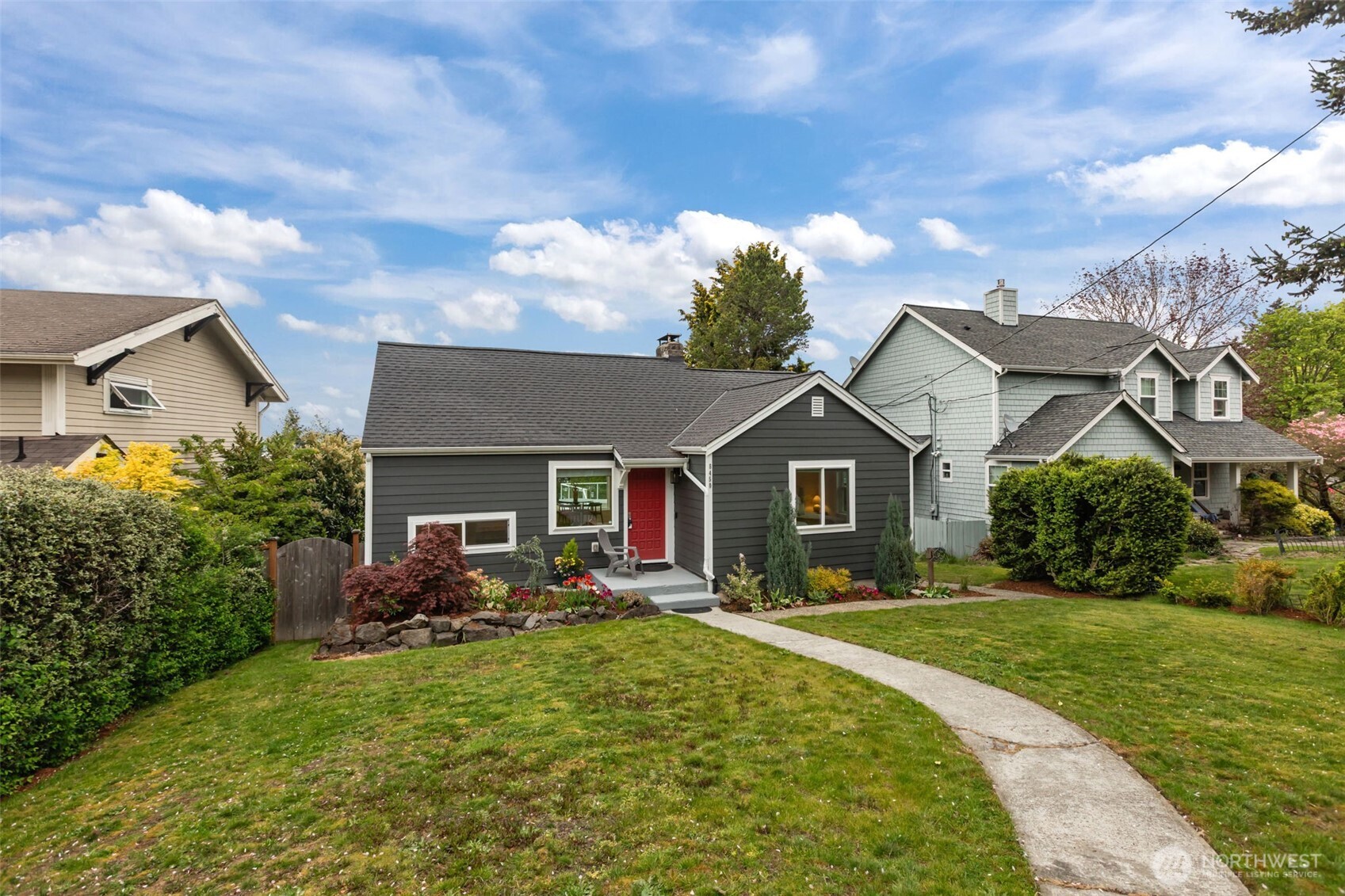 8450 E Side Drive NE