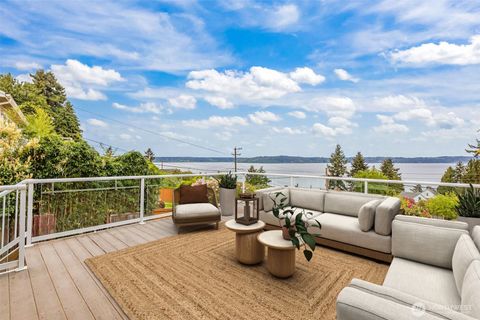 Photo of 8450 E Side Drive NE, Tacoma, WA 98422 (MLS # 2511028)