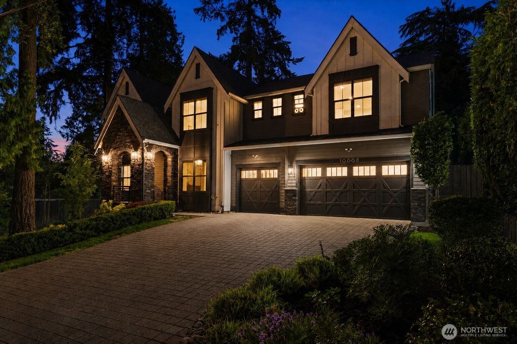 Photo of 10668 SE 32nd Street, Bellevue, WA 98004 (MLS # 2529359)