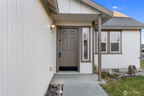 Photo of 1310 W Virginia St, Moses Lake, WA 98837 (MLS # 2449424) Photo of 1310 W Virginia St, Moses Lake, WA 98837 (MLS # 2449424)