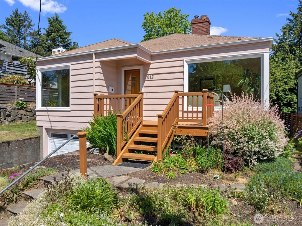 Photo of 912 N 90th Street, Seattle, WA 98103 (MLS # 2529341)