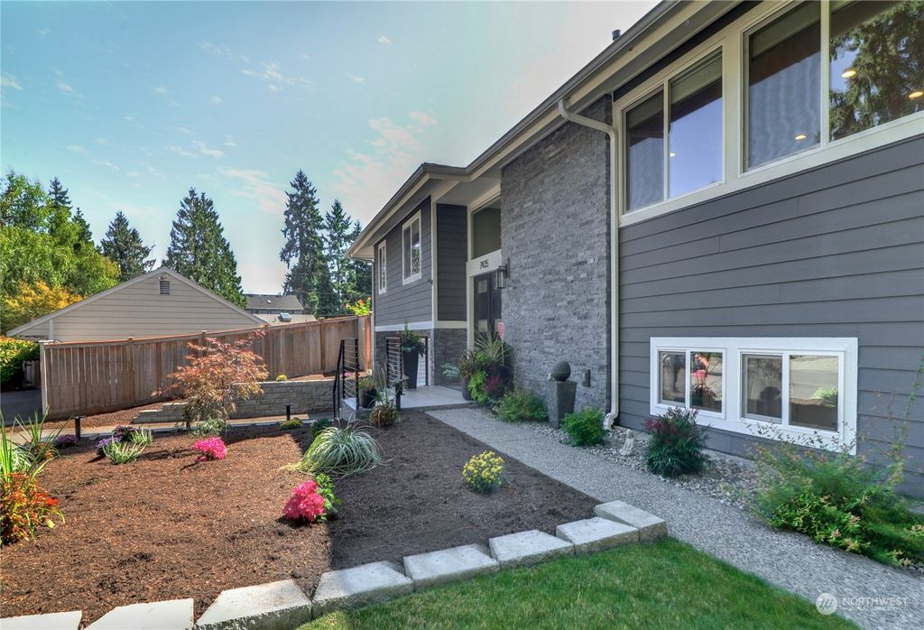 Photo of 7435 NE 144th Place, Kirkland, WA 98034 (MLS # 2155872)