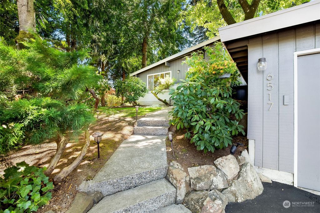 Photo of 6517 NE 198th Street, Kenmore, WA 98028 (MLS # 2140507)