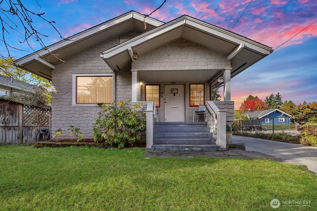 Photo of 8007 Fremont Avenue N, Seattle, WA 98103 (MLS # 2481954)