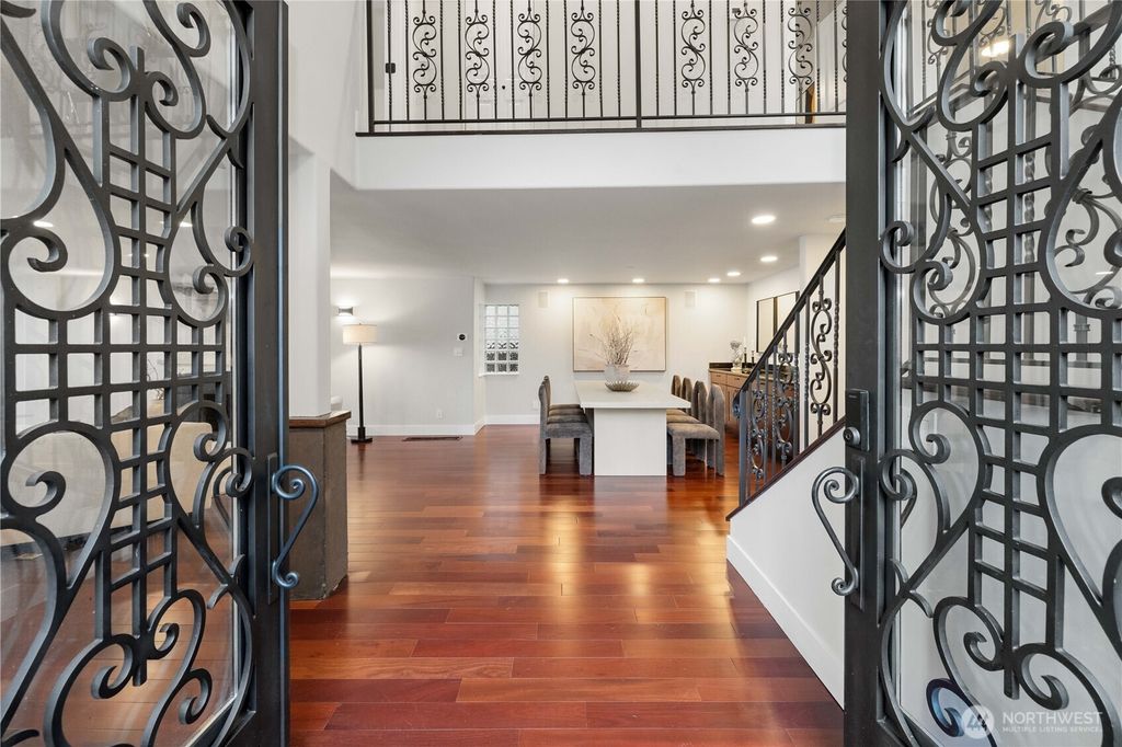 Photo of 17714 SE 40th Place, Bellevue, WA 98008 (MLS # 2491065)