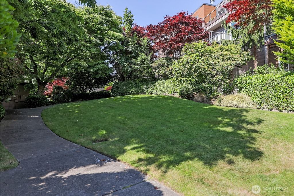 Photo of 101 NW 58th Street #9, Seattle, WA 98107 (MLS # 2386317)