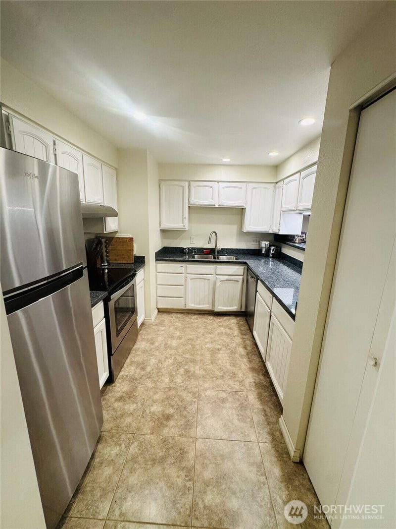15609 NE 18th St D104