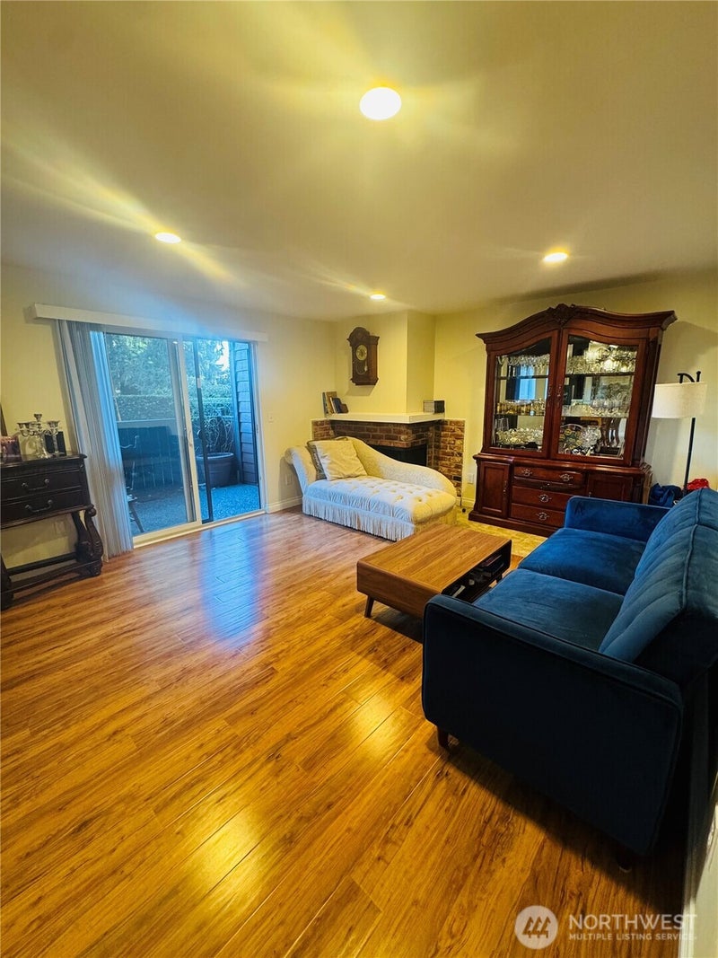 15609 NE 18th St D104