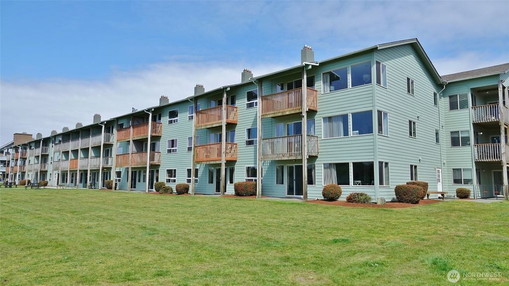Photo of 643 Ocean Shores Boulevard NW #102, Ocean Shores, WA 98569 (MLS # 2510974)