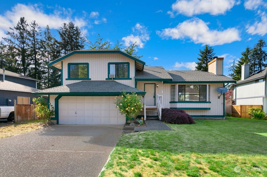 Photo of 26207 187th Place SE, Covington, WA 98042 (MLS # 2072097)