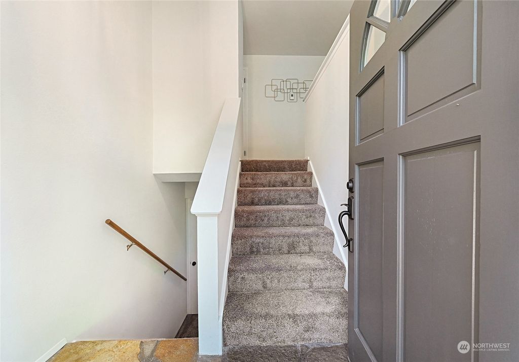 Photo of 16610 212th Avenue NE, Woodinville, WA 98077 (MLS # 2170354)