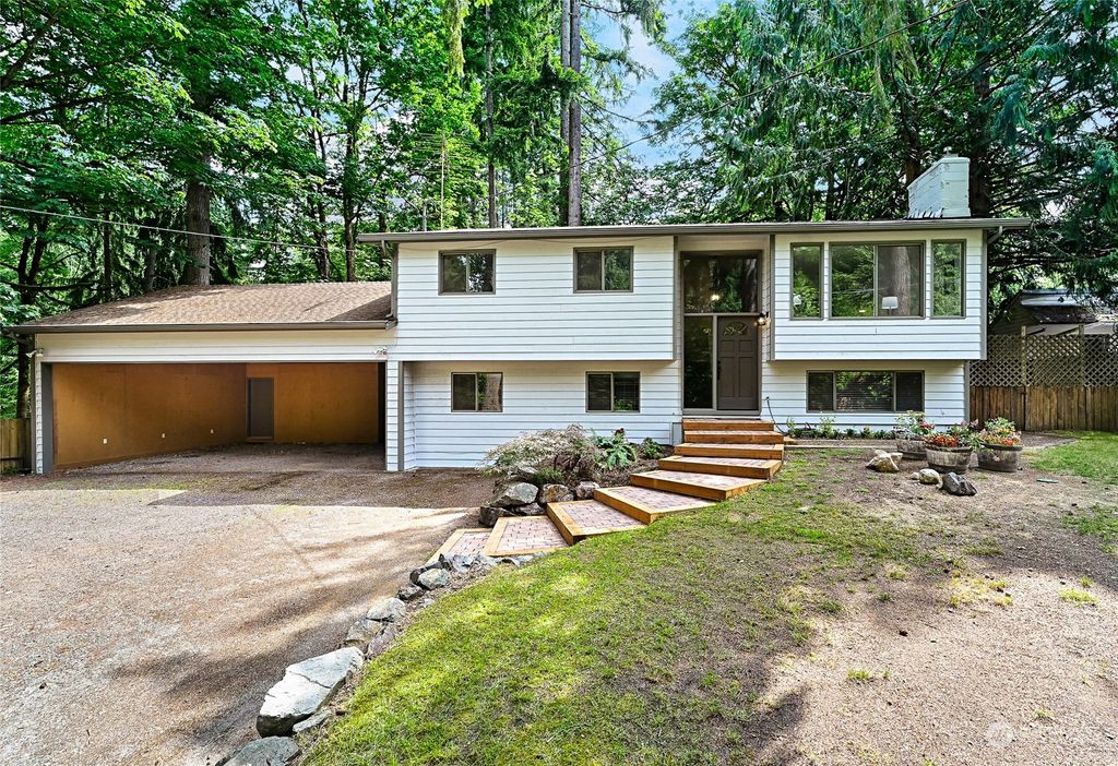 Photo of 16610 212th Avenue NE, Woodinville, WA 98077 (MLS # 2170354)
