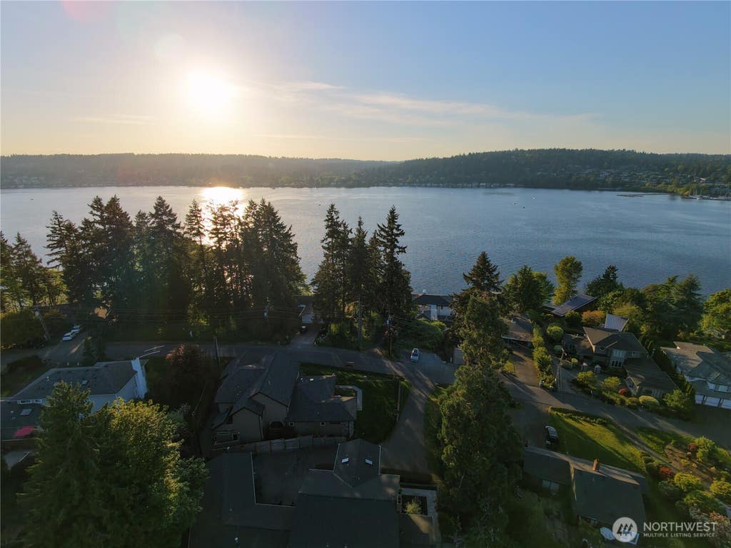 Photo of 16066 Inglewood Road NE, Kenmore, WA 98028 (MLS # 2569187)