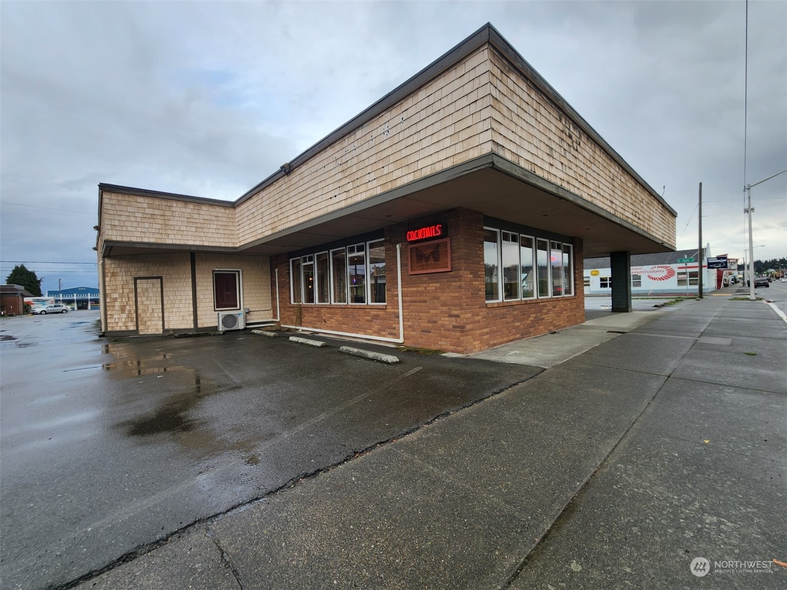 633 E First Street