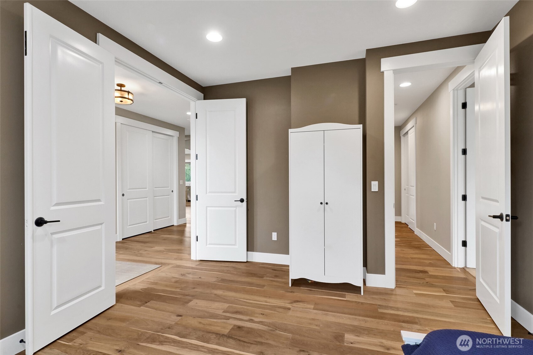 Mount Vernon, Washington, 98274, United States, 4 Bedrooms Bedrooms, ,3 BathroomsBathrooms,Residential,Active,2037096