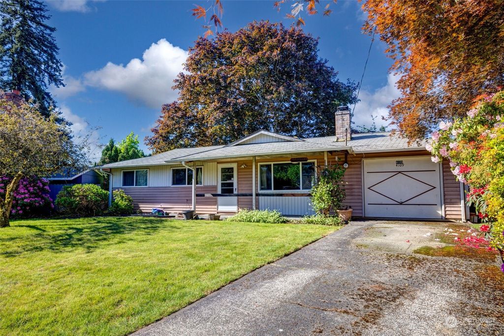 Photo of 4109 NE 10th Place, Renton, WA 98059 (MLS # 2232925)