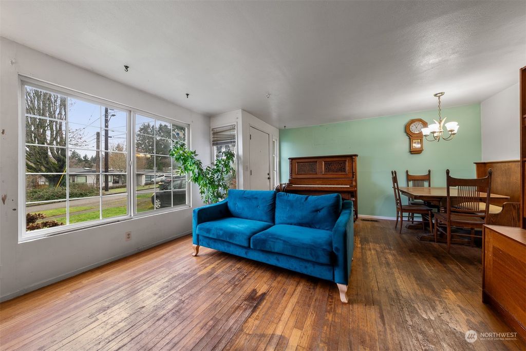 Photo of 6026 41st Avenue NE, Seattle, WA 98115 (MLS # 2321324)