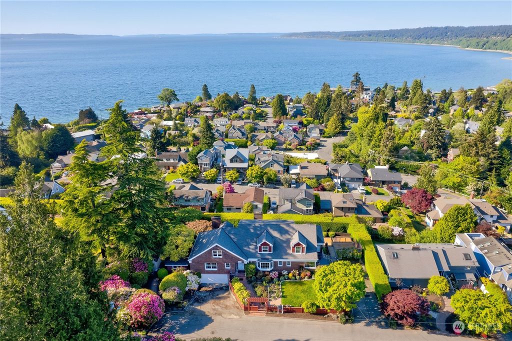 Photo of 2824 NW 93rd Street, Seattle, WA 98117 (MLS # 2228372)