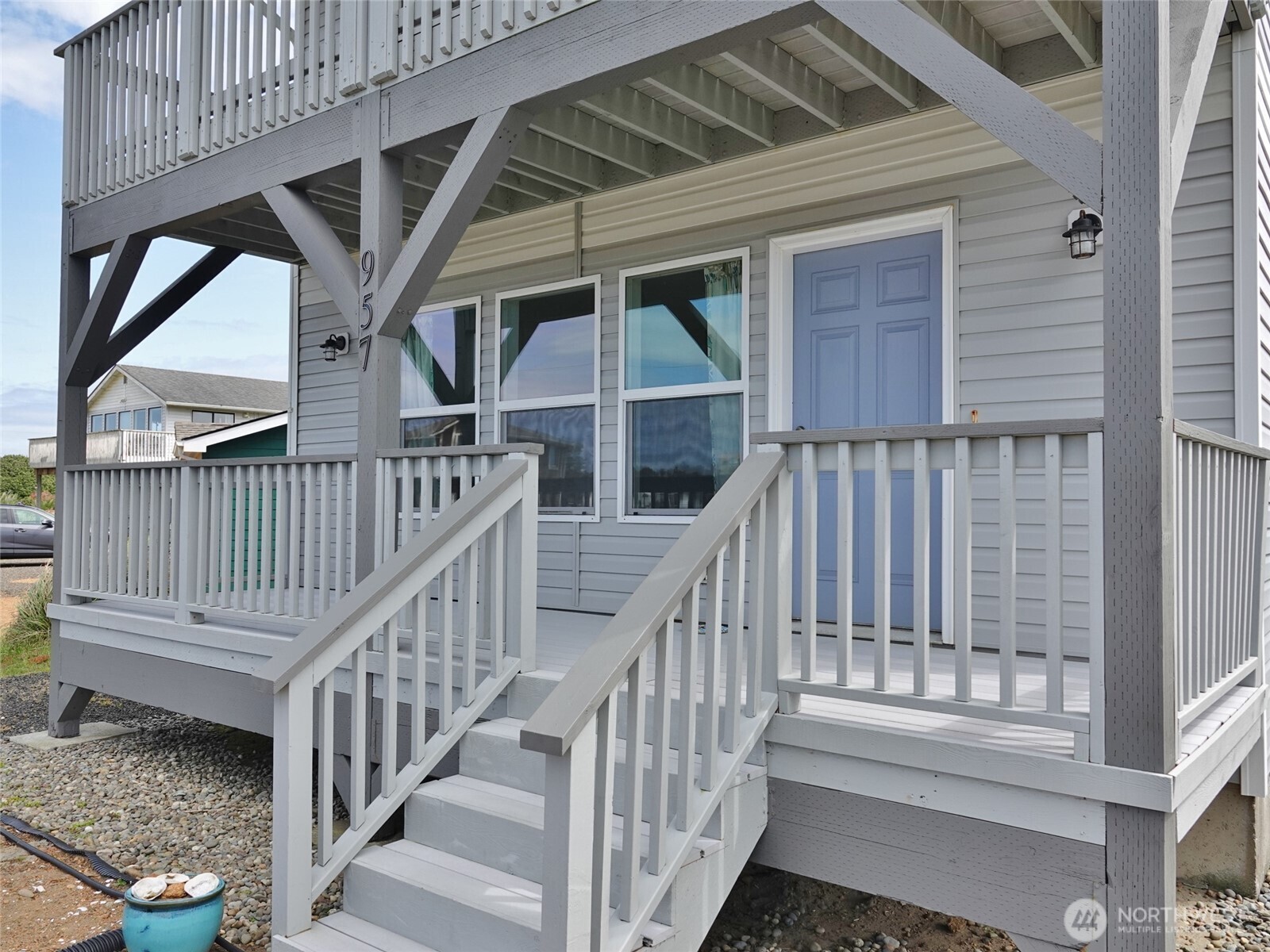 957 Sea Urchin Court SW