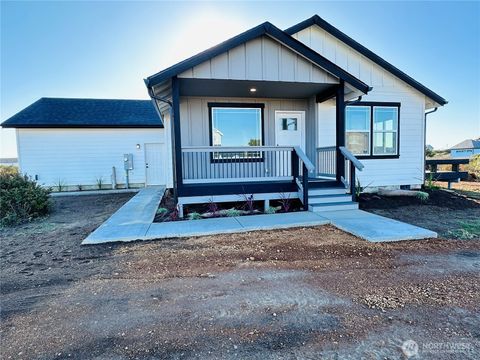 Photo of 400 Malibu Street SW, Ocean Shores, WA 98569 (MLS # 2455577)