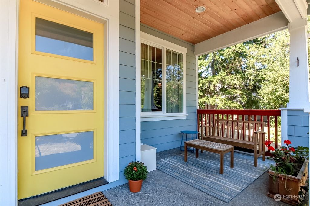 Photo of 6003 17th Avenue SW, Seattle, WA 98106 (MLS # 1999831)