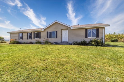 Photo of 1247 Watson Loop, Touchet, WA 99360 (MLS # 2544578)