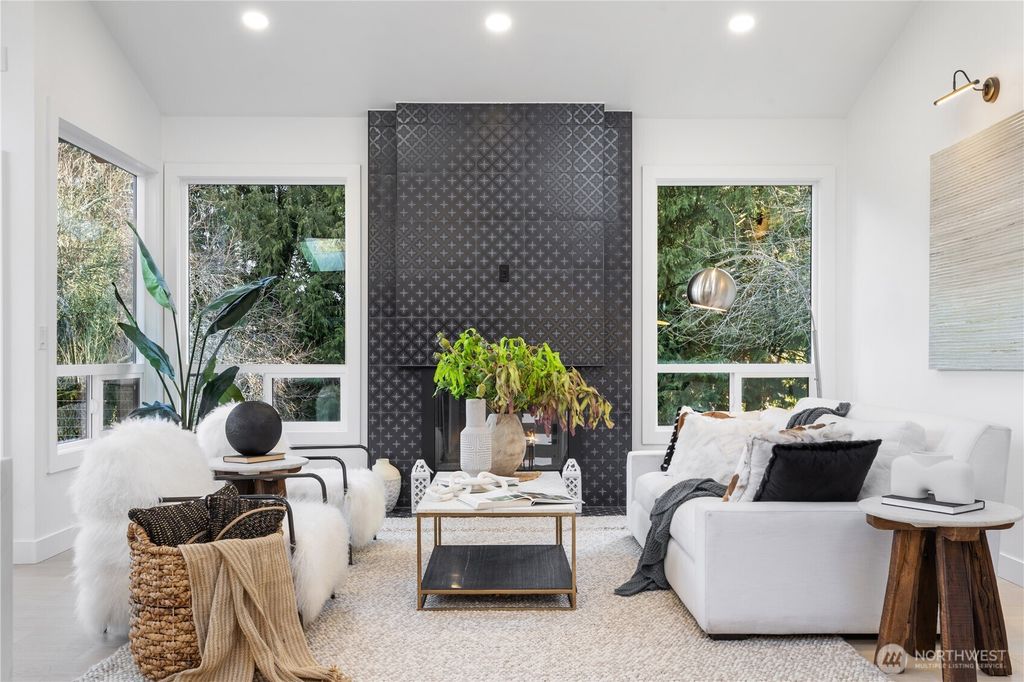 Photo of 2304 187th Ave Ave NE, Redmond, WA 98052 (MLS # 2330515)