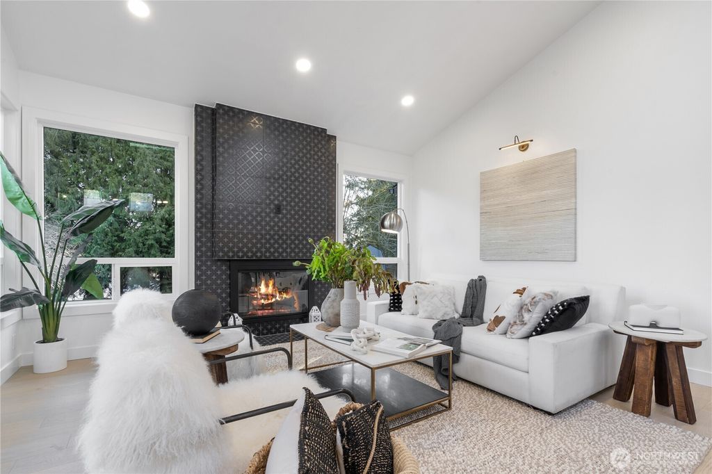 Photo of 2304 187th Ave Ave NE, Redmond, WA 98052 (MLS # 2330515)