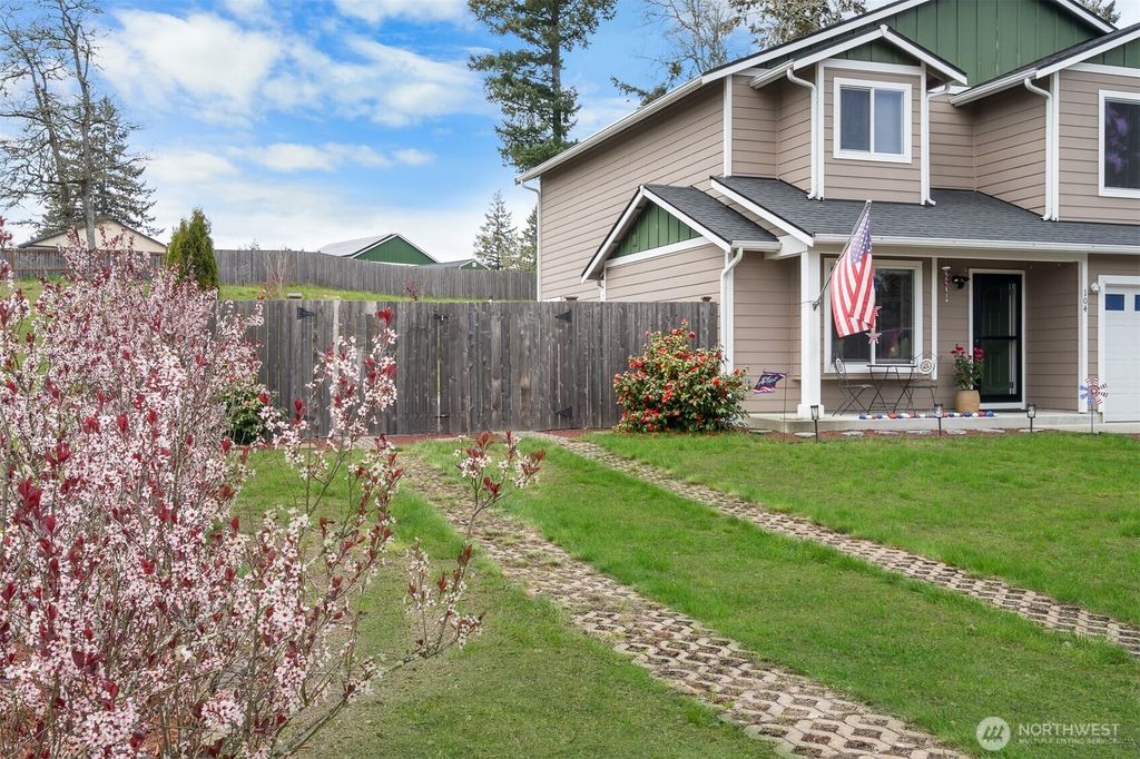 Photo of 104 Lillian Lane SE, Rainier, WA 98576 (MLS # 2508501)