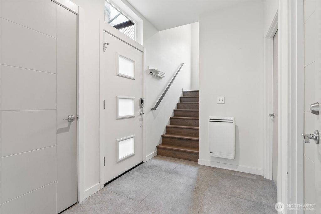 Photo of 2620 SW Nevada Street, Seattle, WA 98126 (MLS # 2351319)