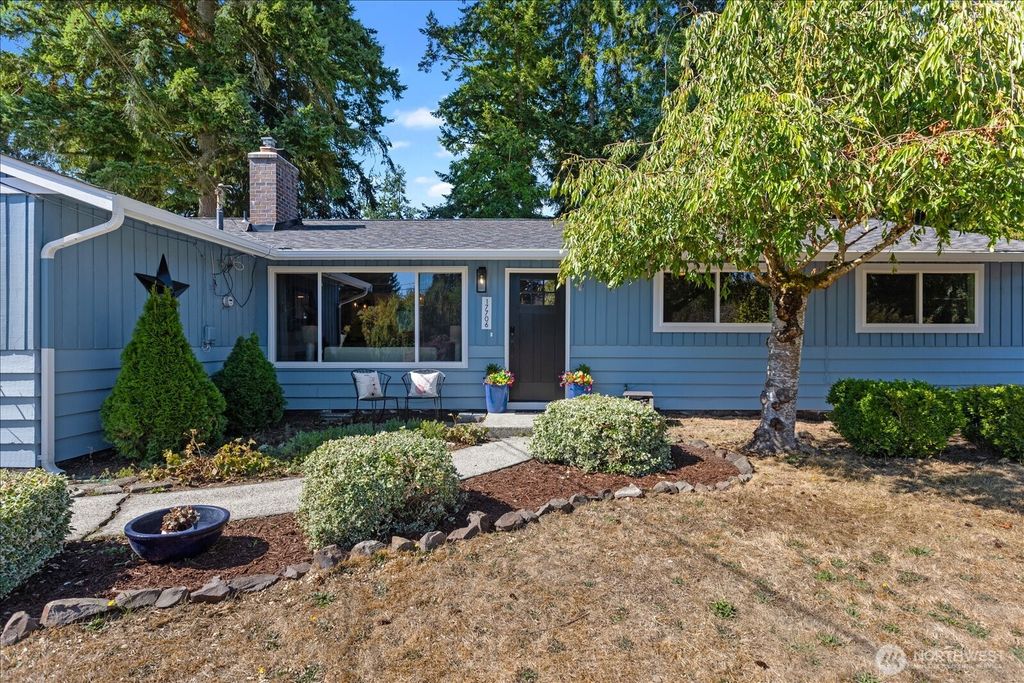 Photo of 17706 62nd Place W, Lynnwood, WA 98037 (MLS # 2432587)