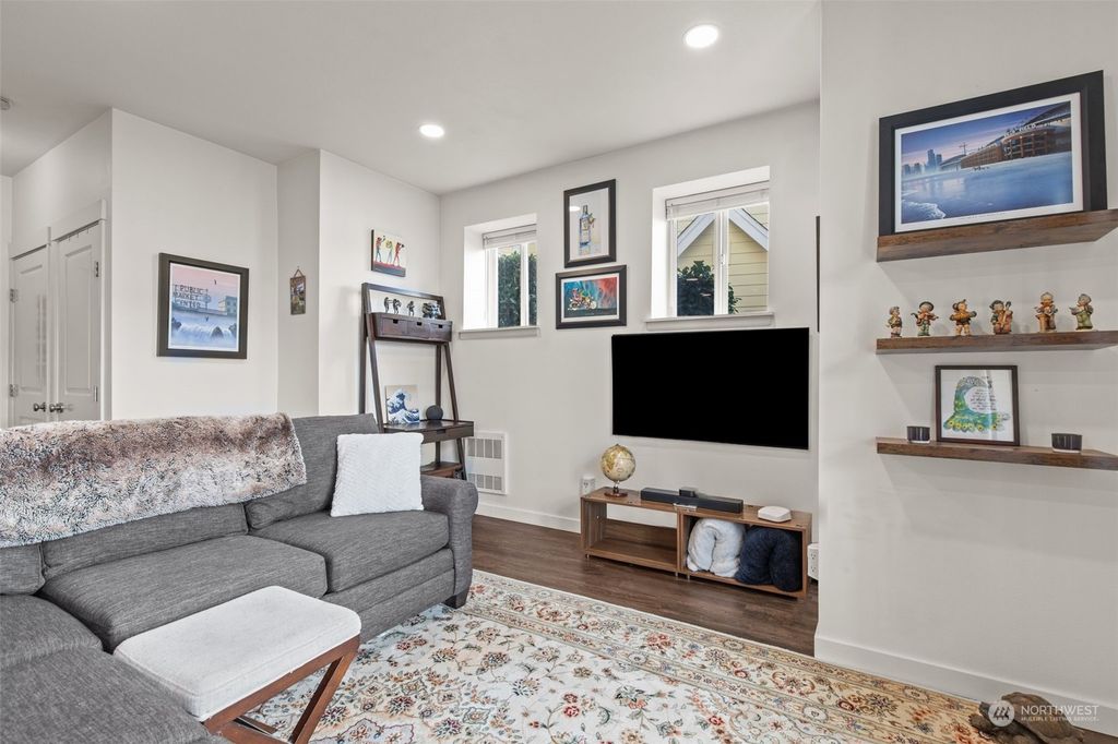 Photo of 1988 18th Ave #52 A, Issaquah, WA 98029 (MLS # 2206350)