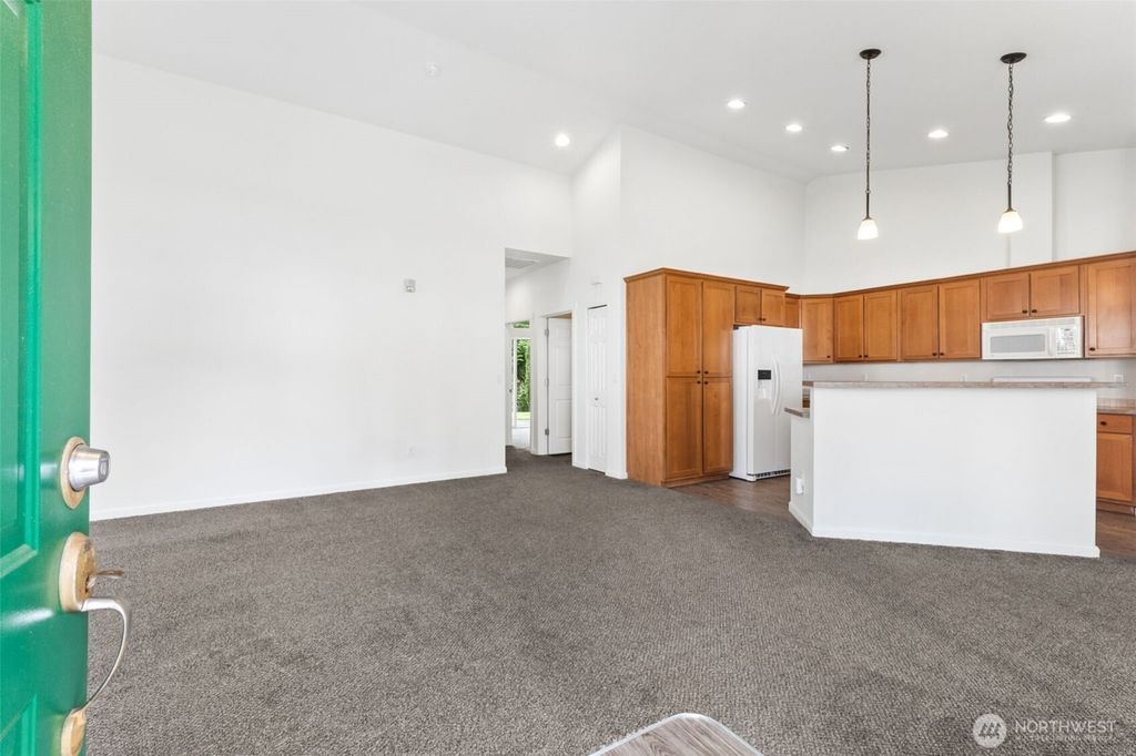 Photo of 24212 224th Ave Ave SE #4, Maple Valley, WA 98038 (MLS # 2515525)