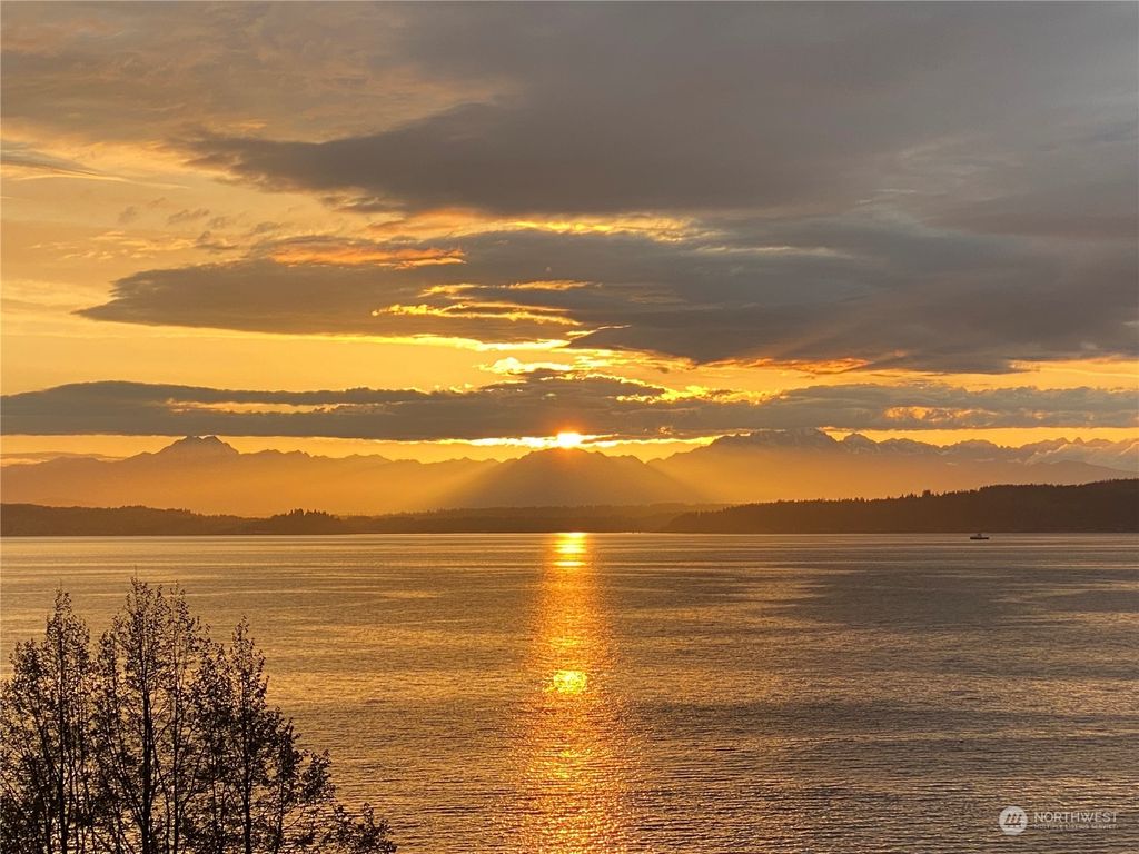 Photo of 7051 Lincoln Park Way SW #C, Seattle, WA 98136 (MLS # 2140589)