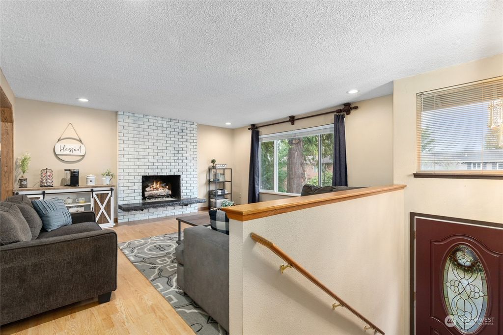 Photo of 5506 128th Place SE, Everett, WA 98208 (MLS # 2191133)