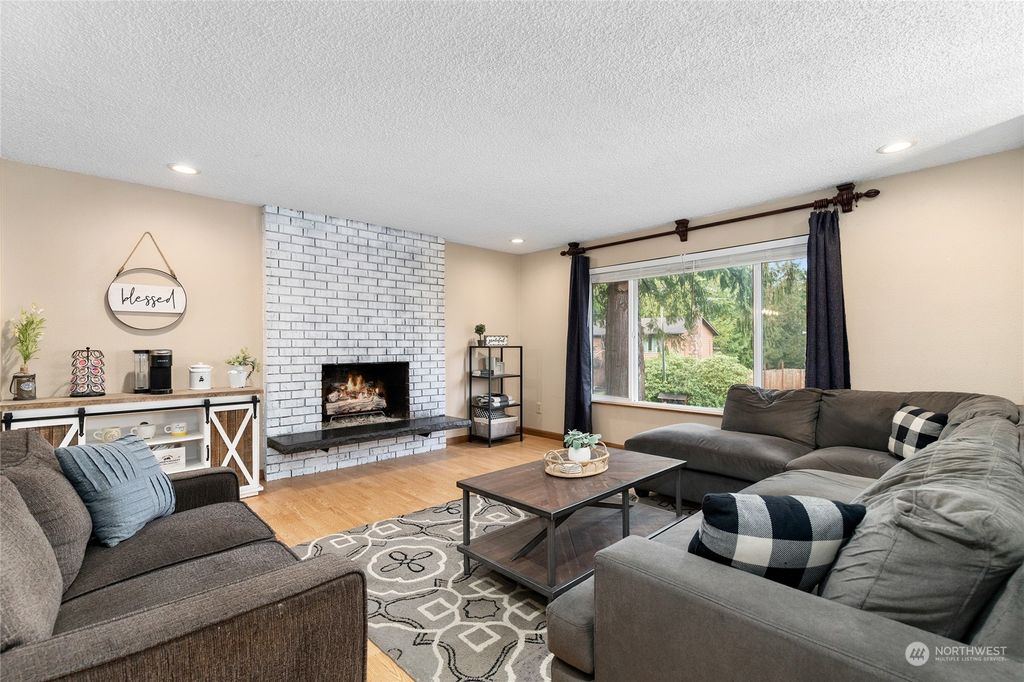 Photo of 5506 128th Place SE, Everett, WA 98208 (MLS # 2191133)