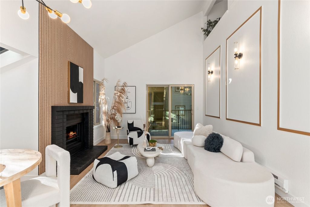 Photo of 14640 NE 80th Place #32-C, Redmond, WA 98052 (MLS # 2471437)