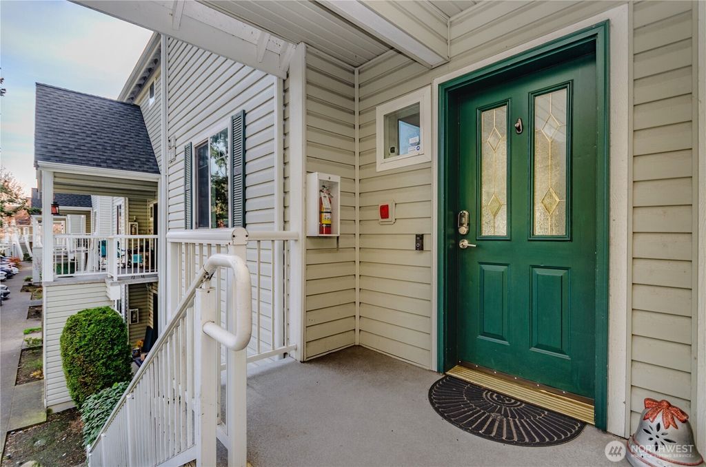Photo of 31900 104th Avenue SE #F203, Auburn, WA 98092 (MLS # 2355397)