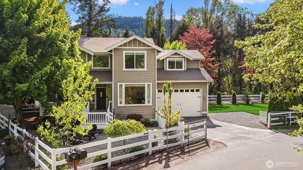Photo of 545 SE Lewis Street, Issaquah, WA 98027 (MLS # 2370360)