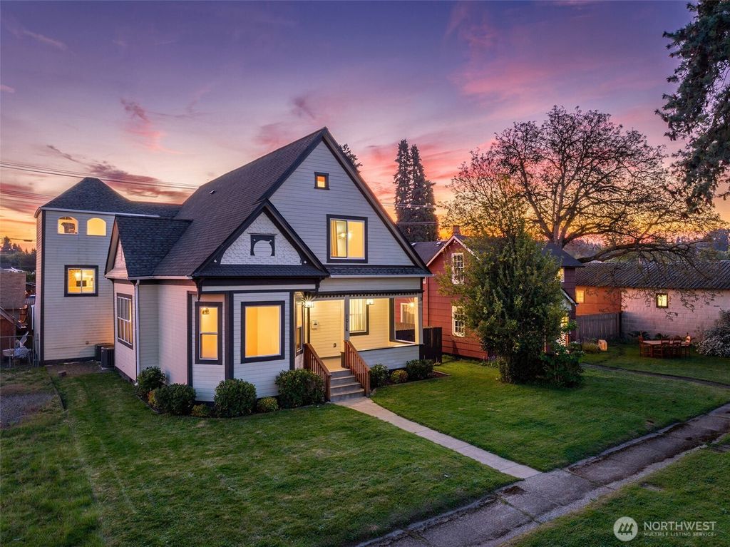 Photo of 1016 N Pearl Street, Centralia, WA 98531 (MLS # 2519440)
