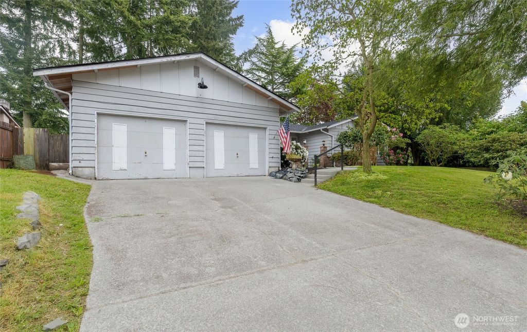 Photo of 2761 SW 314th Street, Federal Way, WA 98023 (MLS # 2522129)