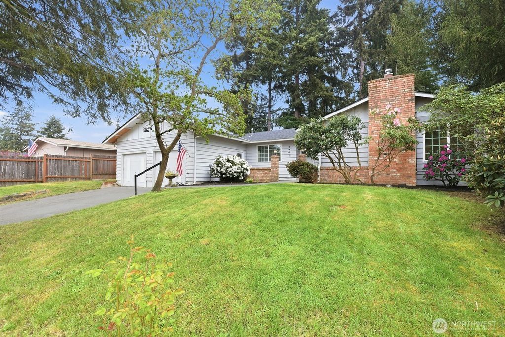 Photo of 2761 SW 314th Street, Federal Way, WA 98023 (MLS # 2522129)