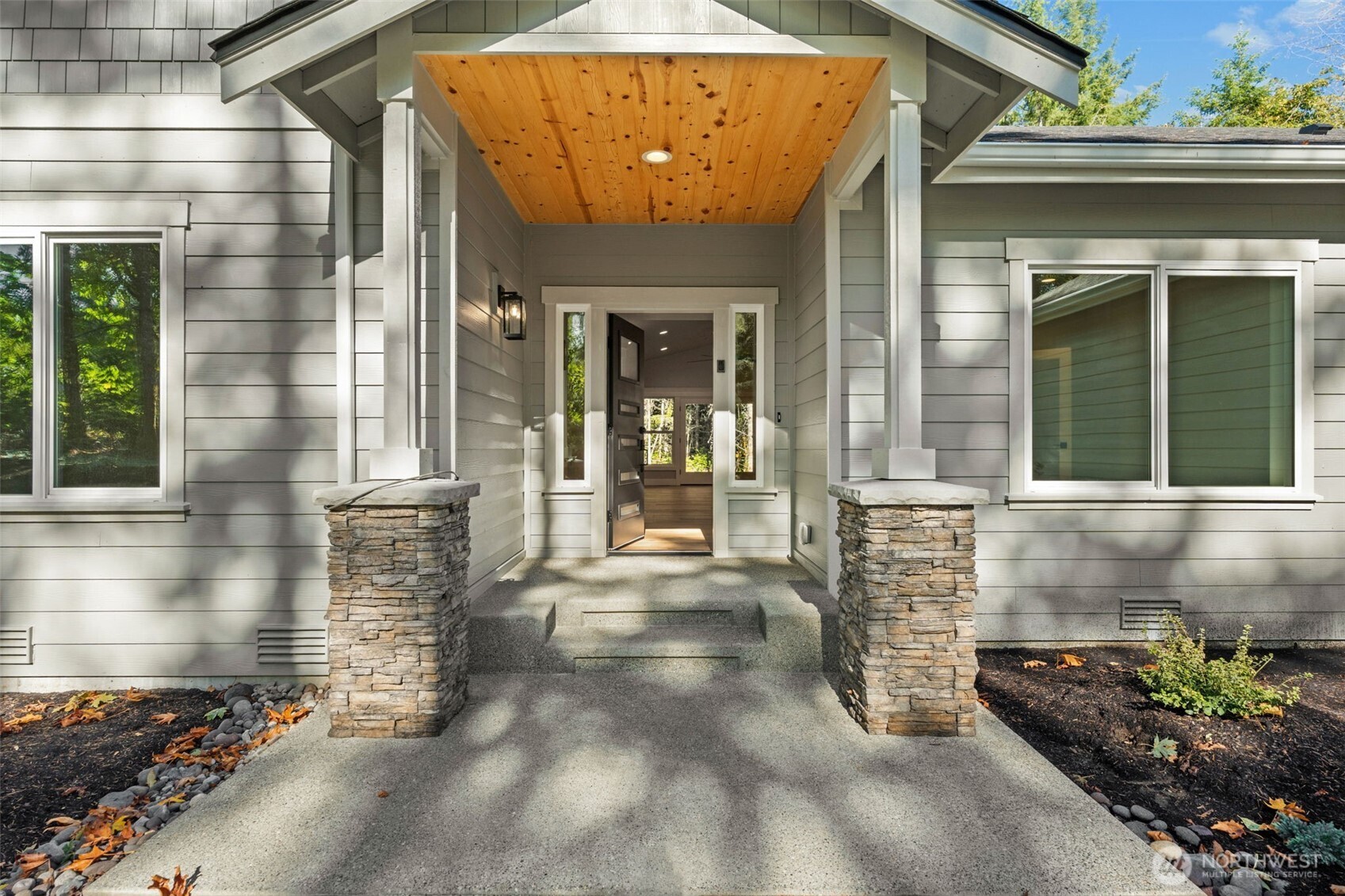 3570 Menzies Road SE