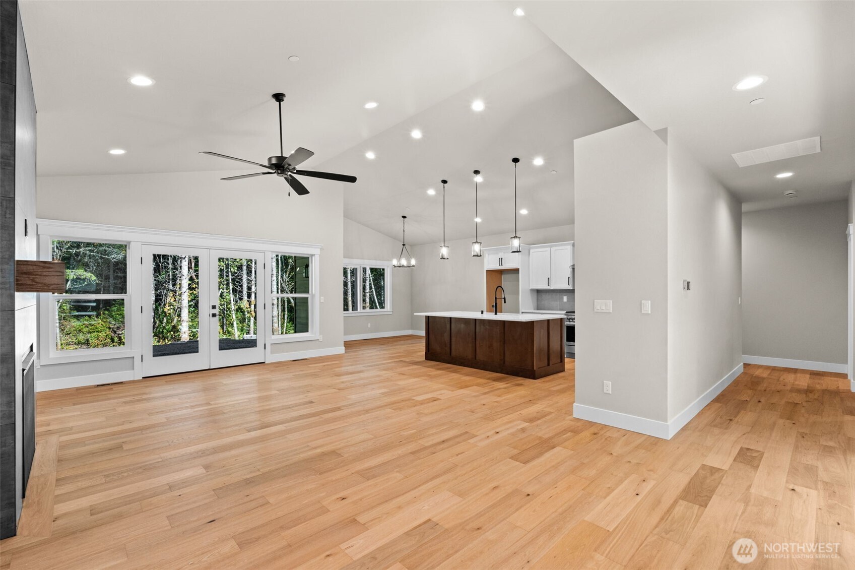 3570 Menzies Road SE