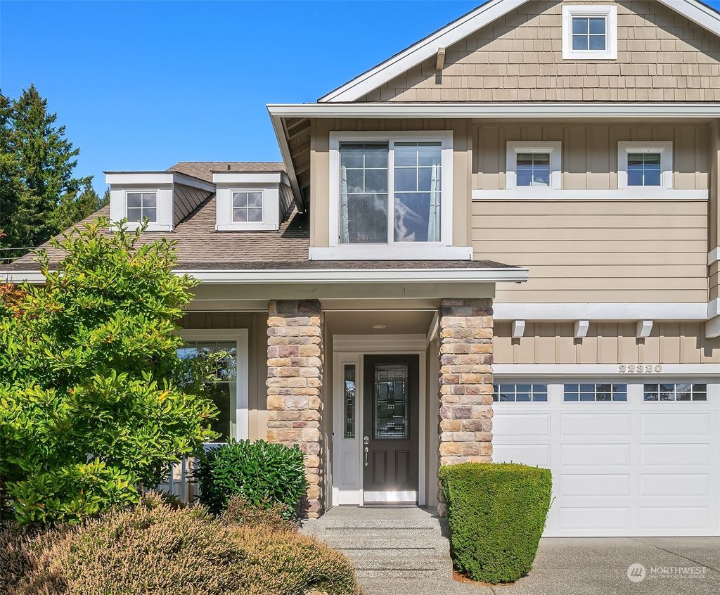 Photo of 22320 NE 6TH Court, Sammamish, WA 98074 (MLS # 2308752)